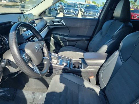 Used 2024 Mitsubishi Outlander SE AWD/4WD image 19