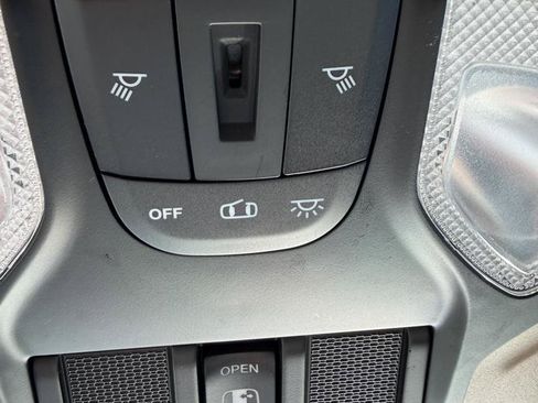 Used 2020 RAM 1500 Big Horn AWD/4WD image 16