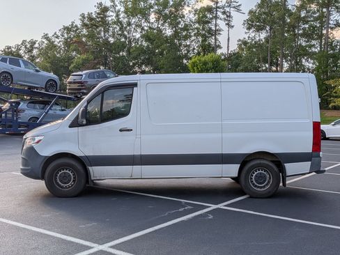 Used 2022 Mercedes-Benz Sprinter 2500 image 7