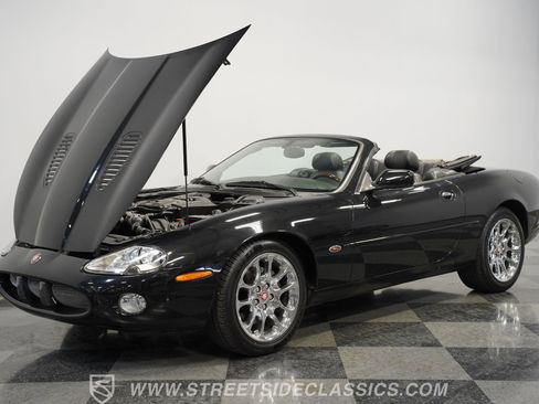 Used 2002 Jaguar XK8 Convertible image 25