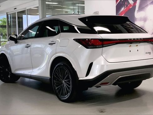 Used 2024 Lexus RX 350 Premium w/ Accessory Package (Z1) AWD/4WD image 4