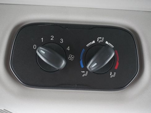 Used 2017 Ford Transit 150 XLT image 20