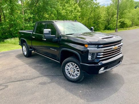 Used 2023 Chevrolet Silverado 2500 High Country w/ Z71 Off-Road Package AWD/4WD image 4
