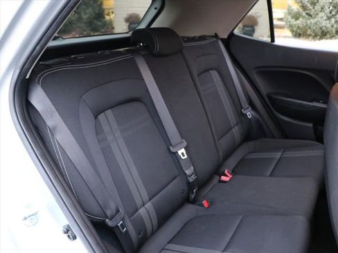 Used 2022 Hyundai Venue SEL w/ Cargo Package image 12