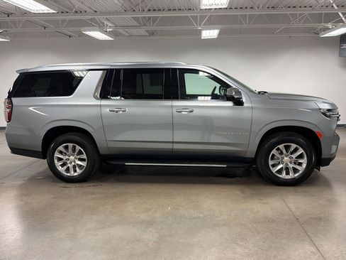 Used 2024 Chevrolet Suburban Premier RWD image 6