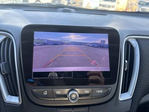 Used 2023 Chevrolet Malibu LT image 24