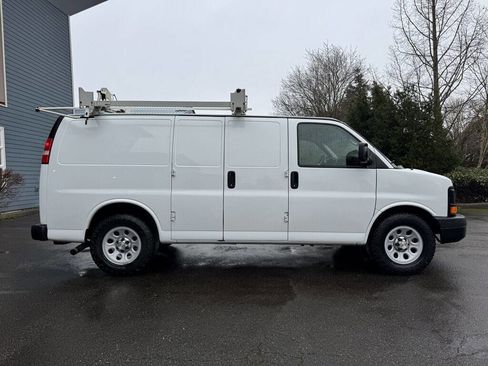 Used 2014 Chevrolet Express 1500 image 2