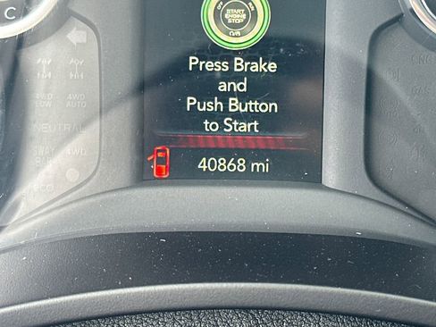 Used 2024 RAM 2500 Big Horn w/ Off Road Package image 16