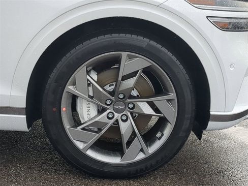 Used 2025 Genesis Electrified GV70 Advanced w/ Prestige Package image 11