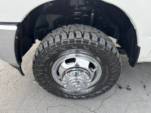 Used 2019 RAM 3500 Tradesman w/ Chrome Appearance Group image 11