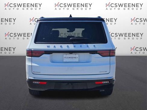 Used 2024 Jeep Wagoneer Series III AWD/4WD image 4