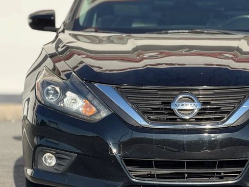 Used 2017 Nissan Altima 2.5 SL w/ 2.5 Technology Package FWD image 11