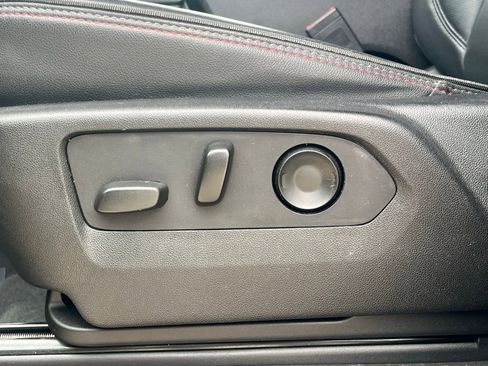 Used 2021 Chevrolet Suburban RST w/ Luxury Package image 31