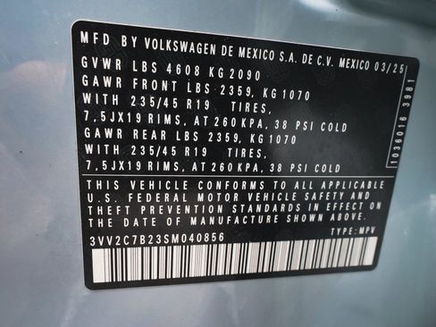 Used 2025 Volkswagen Taos SE AWD/4WD image 15