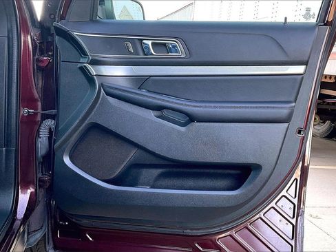 Used 2018 Ford Explorer XLT w/ Equipment Group 202A image 24