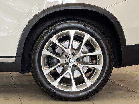 Used 2023 BMW X5 xDrive40i w/ Premium Package AWD/4WD image 11