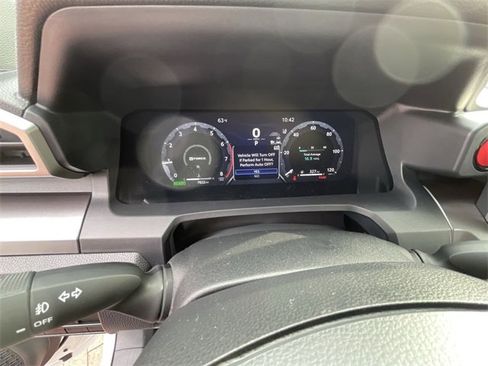 Used 2025 Toyota Tacoma TRD Off-Road image 15