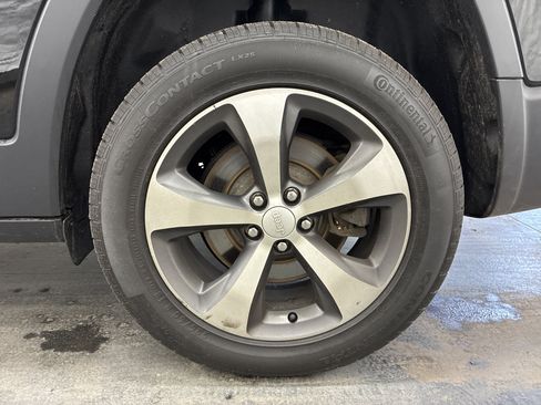 Used 2020 Jeep Cherokee Limited AWD/4WD image 24