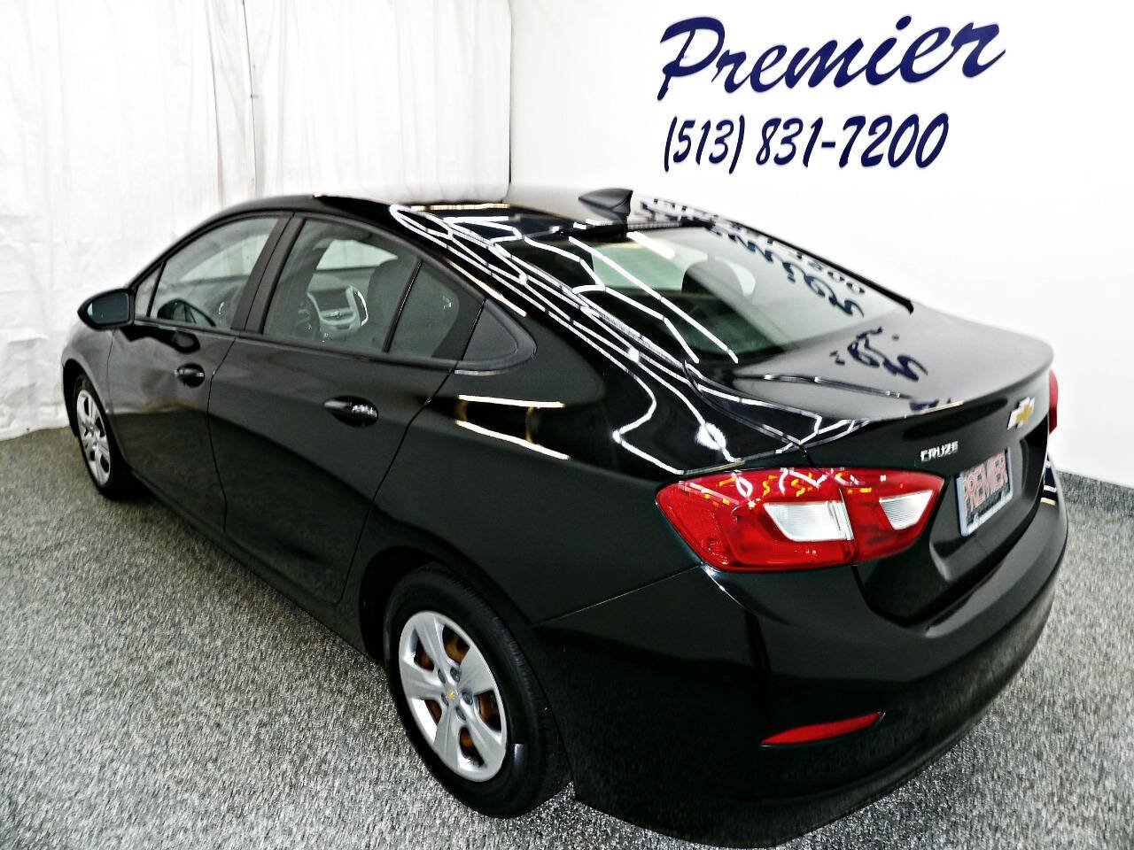 Used 2017 Chevrolet Cruze LS FWD image 4