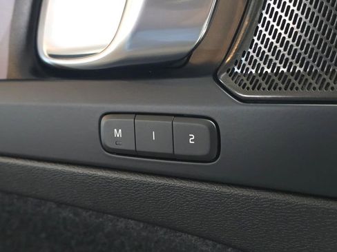 Certified 2023 Volvo XC40 Recharge Ultimate image 22