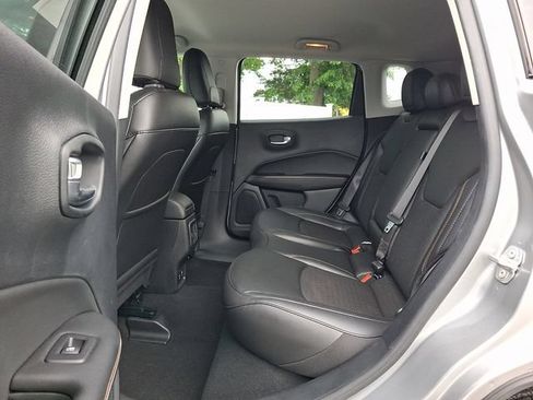Used 2021 Jeep Compass Latitude w/ Convenience Group AWD/4WD image 10
