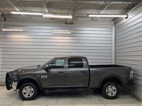 Used 2017 RAM 2500 Tradesman w/ Chrome Appearance Group image 8