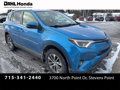 Used 2018 Toyota RAV4 XLE image 1