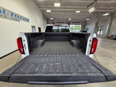 Used 2025 GMC Sierra 1500 AT4 w/ Technology Package AWD/4WD image 10