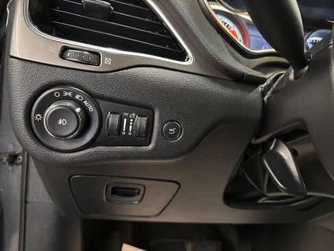 Used 2020 Jeep Cherokee Limited AWD/4WD image 19