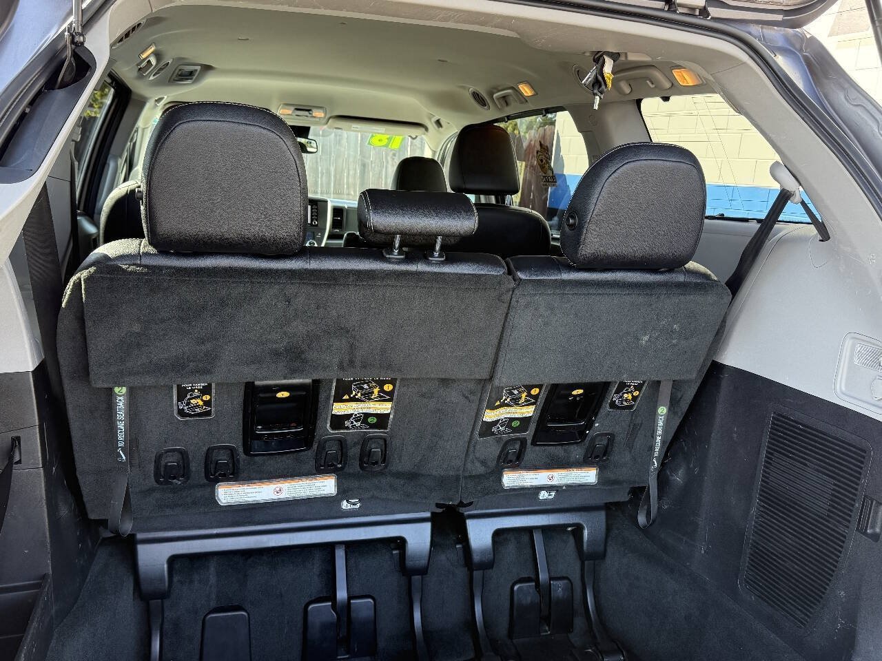 Used 2018 Toyota Sienna SE FWD image 20