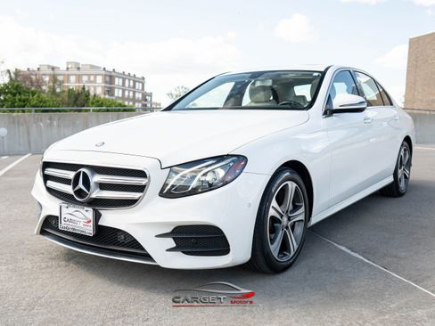 Used 2017 Mercedes-Benz E 300 4MATIC image 3
