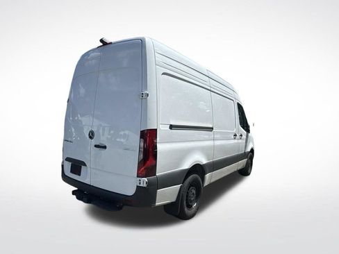 Used 2025 Mercedes-Benz Sprinter 2500 image 5