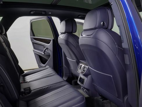 Used 2019 Bentley Bentayga AWD/4WD image 10