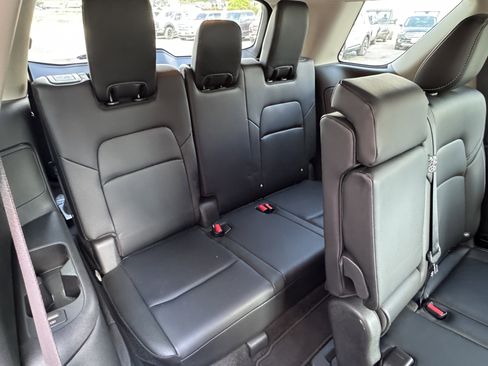 Used 2024 Nissan Pathfinder SL AWD/4WD image 29
