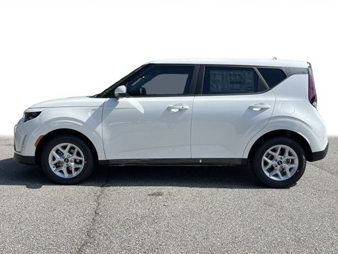 New 2025 Kia Soul S image 22