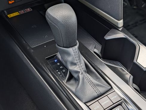 Used 2025 Toyota Camry LE FWD image 18