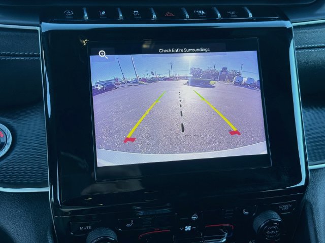Used 2024 Jeep Grand Cherokee L Laredo RWD image 14