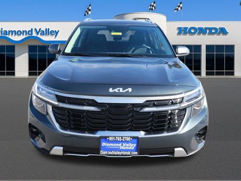 Used 2025 Kia Seltos S image 2