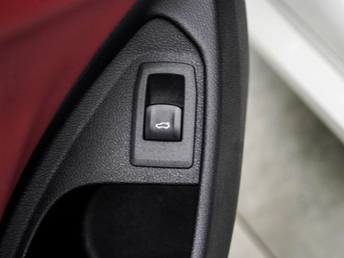 Used 2024 BMW M440i Convertible w/ Premium Package image 40