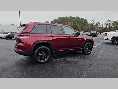 New 2026 Jeep Grand Cherokee Altitude image 34