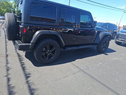Used 2022 Jeep Wrangler Unlimited Sport AWD/4WD image 24