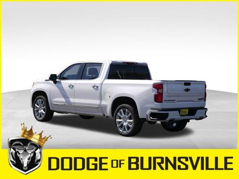 Used 2024 Chevrolet Silverado 1500 High Country w/ High Country Premium Package AWD/4WD image 6