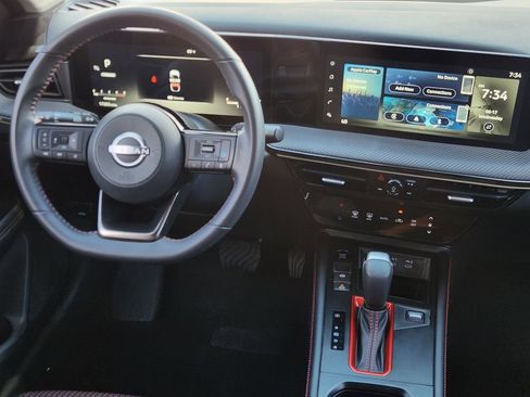 Used 2025 Nissan Kicks SR FWD image 26