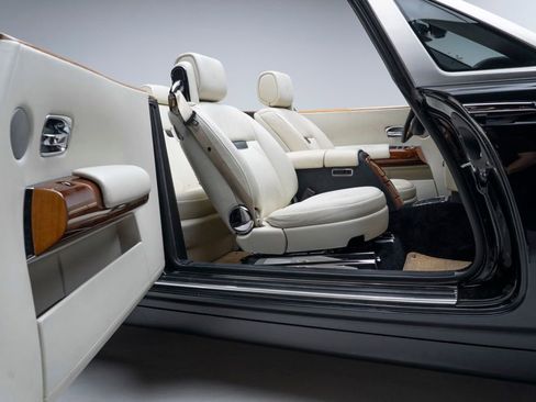 Used 2010 Rolls-Royce Phantom Drophead Coupe RWD image 40