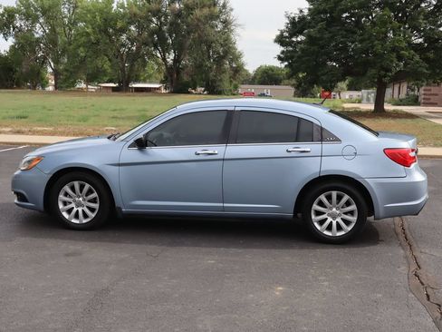 Used 2014 Chrysler 200 Limited FWD image 9