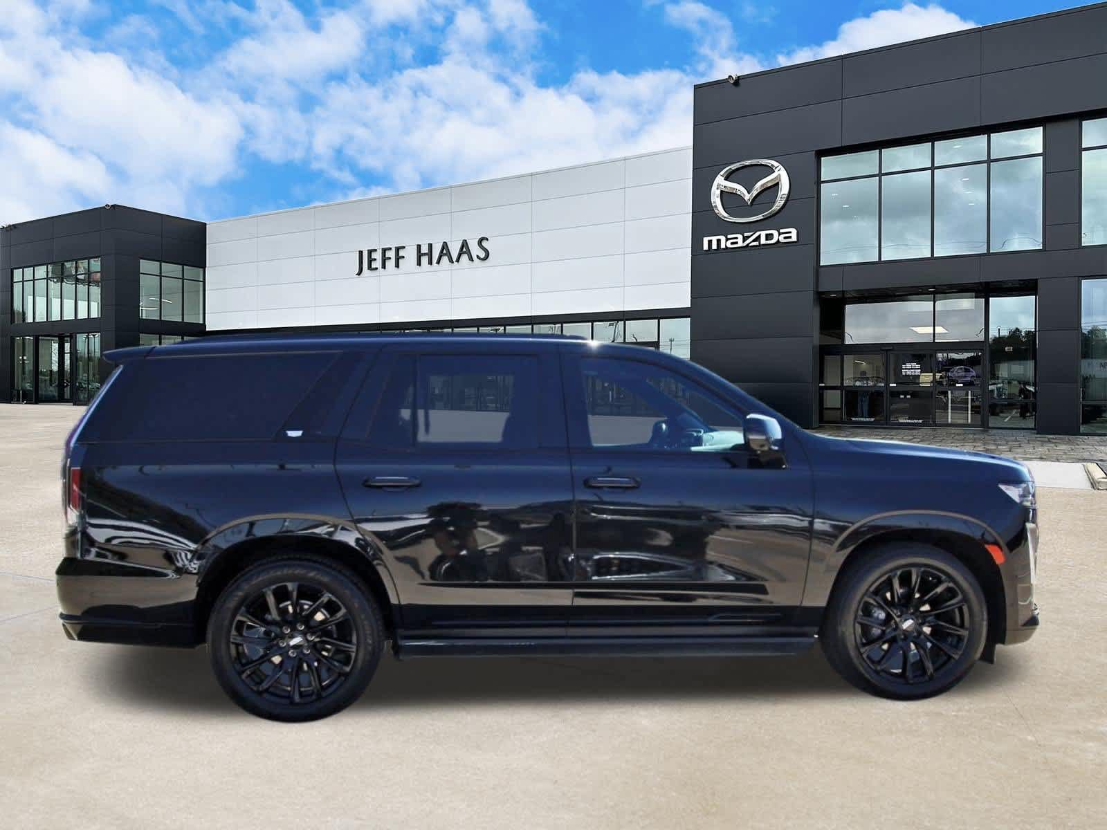 Used 2024 Cadillac Escalade Sport Platinum w/ LPO, ONYX Package AWD/4WD image 5
