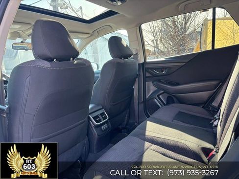 Used 2022 Subaru Outback Premium image 9
