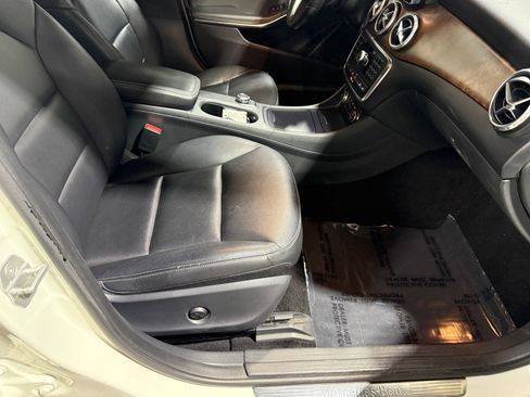 Used 2015 Mercedes-Benz GLA 250 AWD image 30