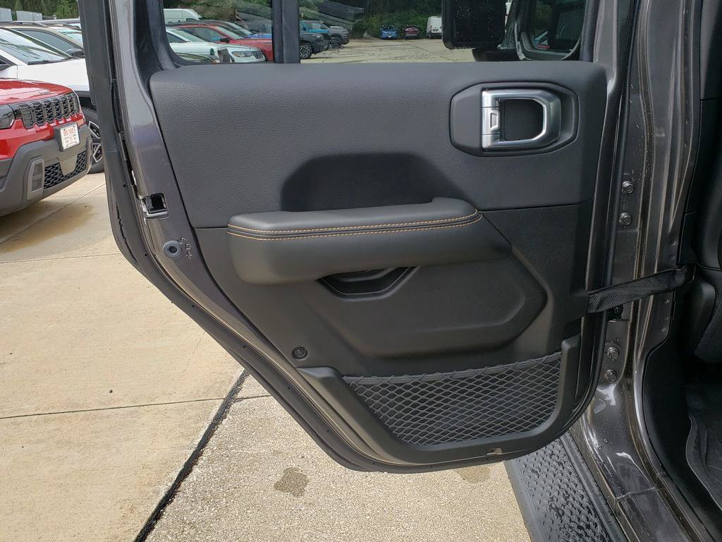New 2026 Jeep Gladiator Overland AWD/4WD image 14