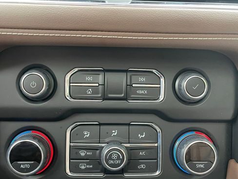 Certified 2024 Chevrolet Tahoe High Country AWD/4WD image 44